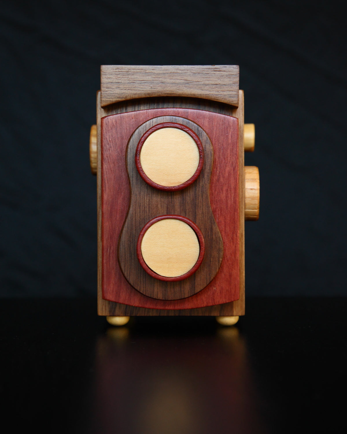 The Twin Lens Reflex Wood Camera